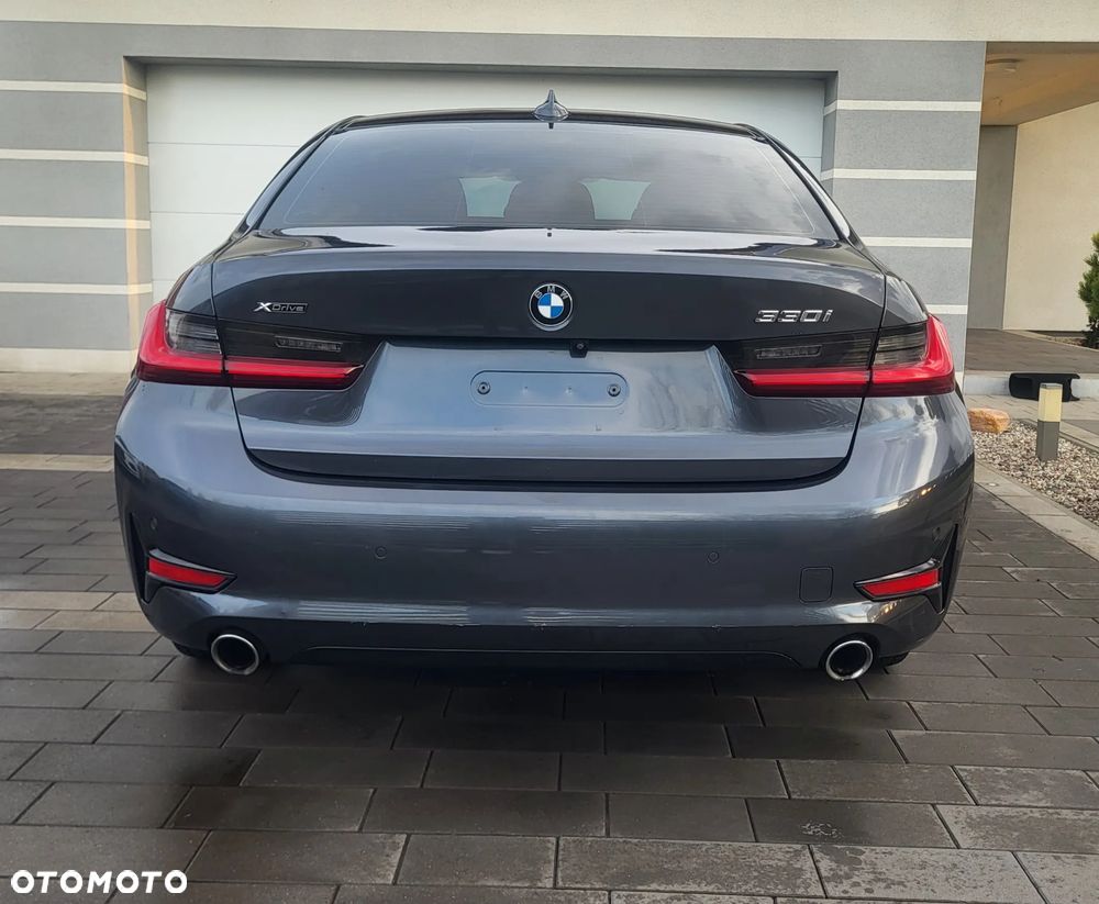 BMW Seria 3 330i xDrive Advantage - 5
