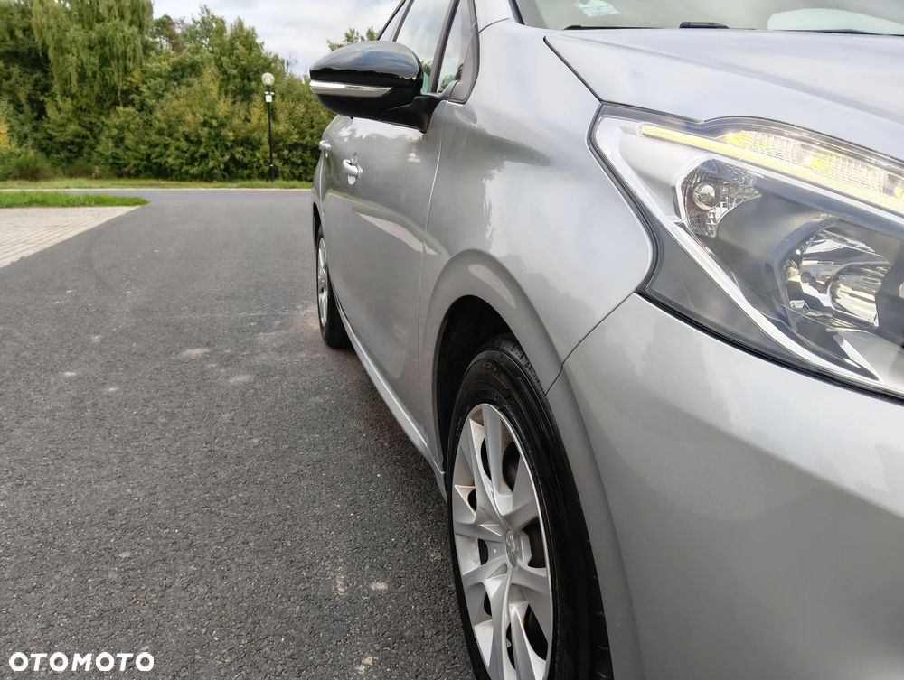 Peugeot 208 1.2 PureTech Style - 8