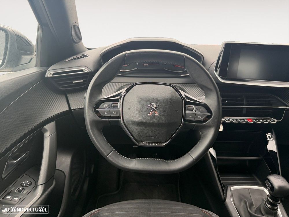 Peugeot 2008 1.2 PureTech Active Pack - 12
