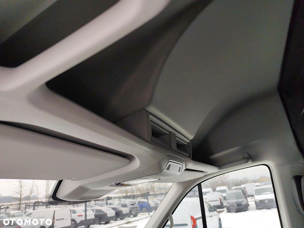 Volkswagen Crafter 35 Furgon, 2,0 TDI SCR 177KM,  6-bieg man., r.o: 4490 mm - 18