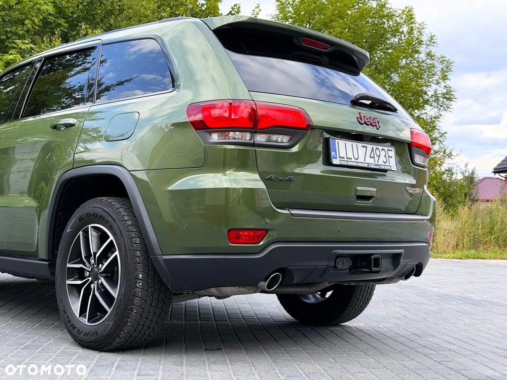 Jeep Grand Cherokee - 15