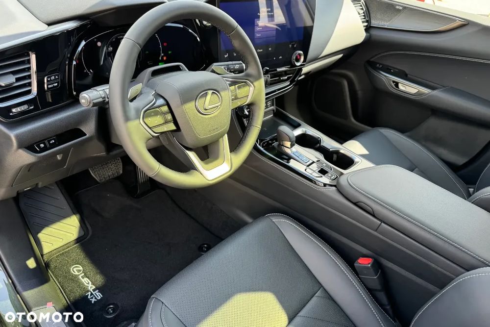 Lexus NX 350h Omotenashi AWD - 18