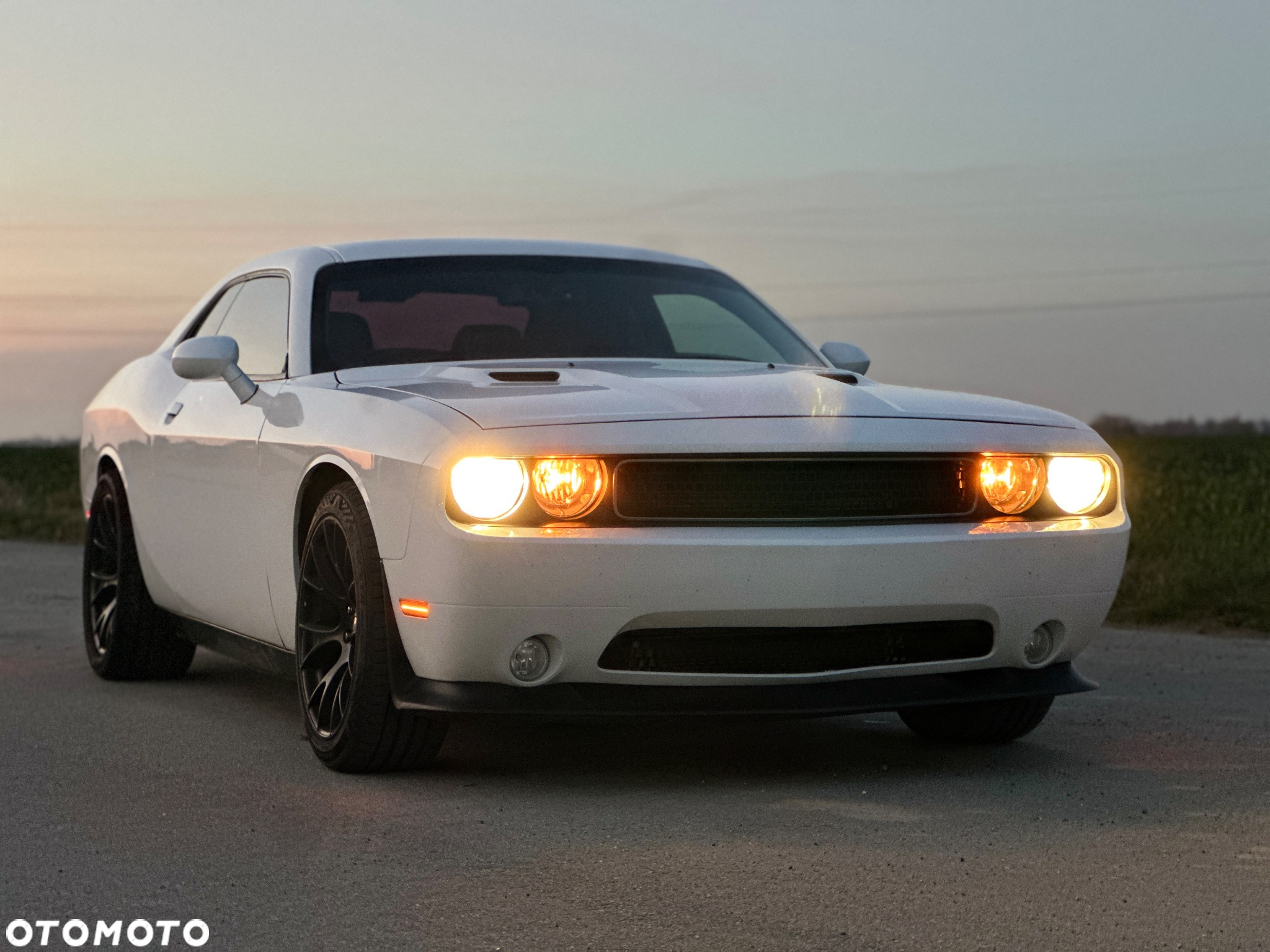 Dodge Challenger - 2