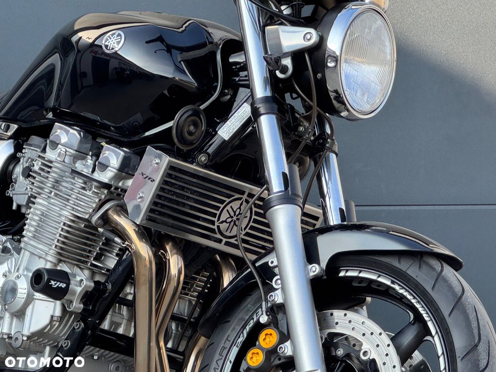 Yamaha XJR - 3