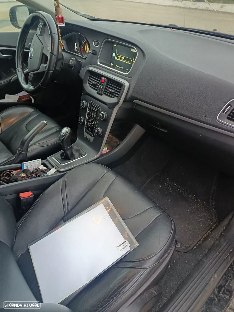 Volvo V40 D2 Momentum - 6