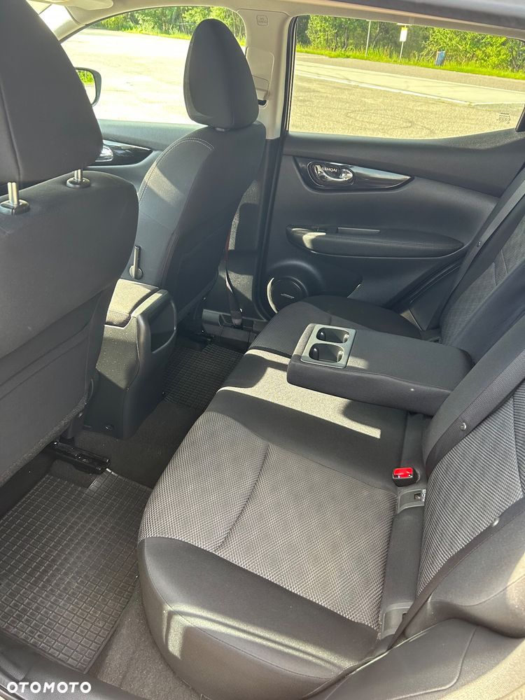 Nissan Qashqai 1.6 DCi N-Connecta - 6