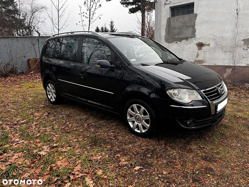 Volkswagen Touran 2.0 TDI Highline DSG - 2