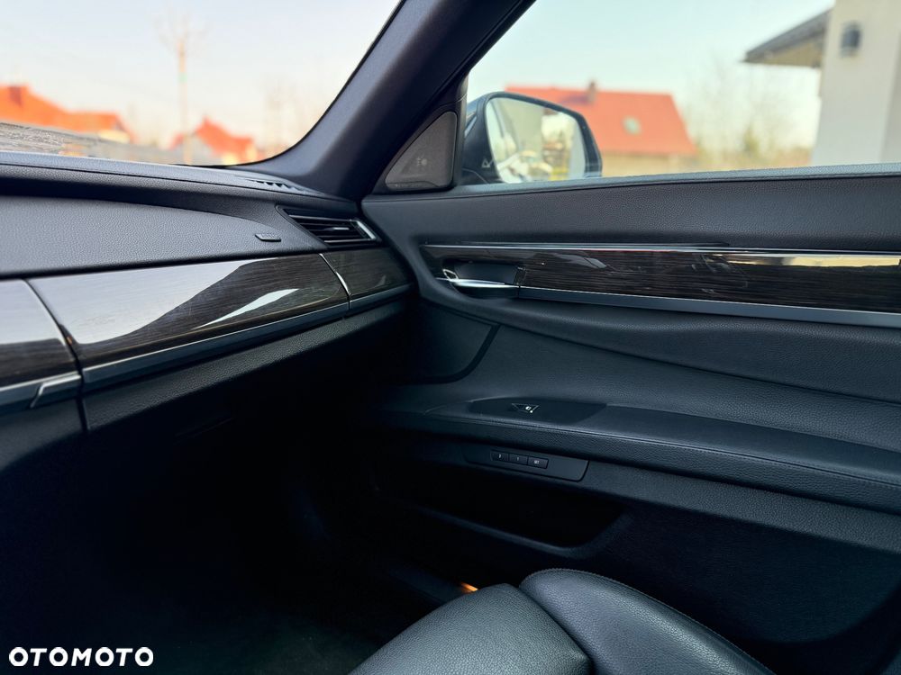 BMW Seria 7 - 20