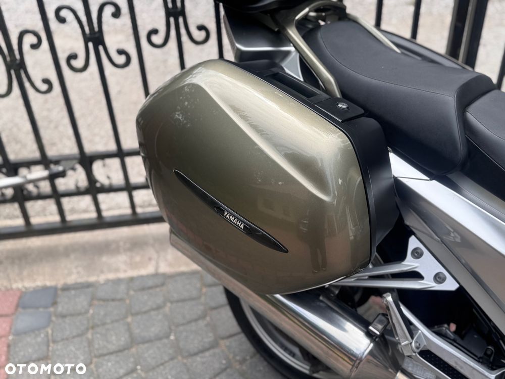 Yamaha FJR - 23