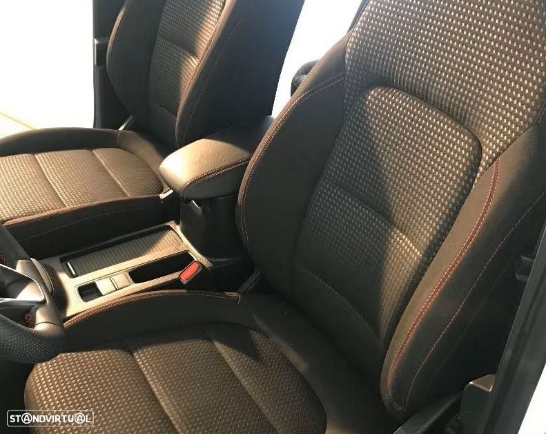 Ford Kuga 1.5 TDCi EcoBlue ST-Line - 4