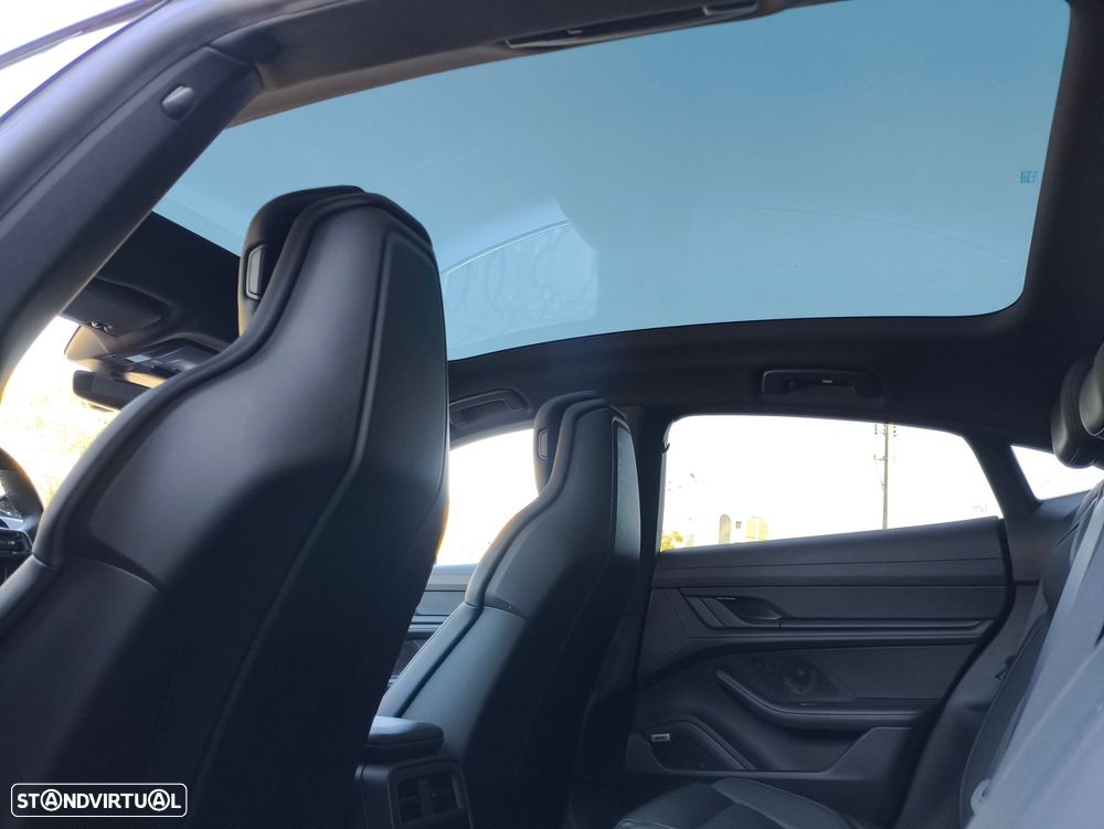 Porsche Taycan 4S - 28