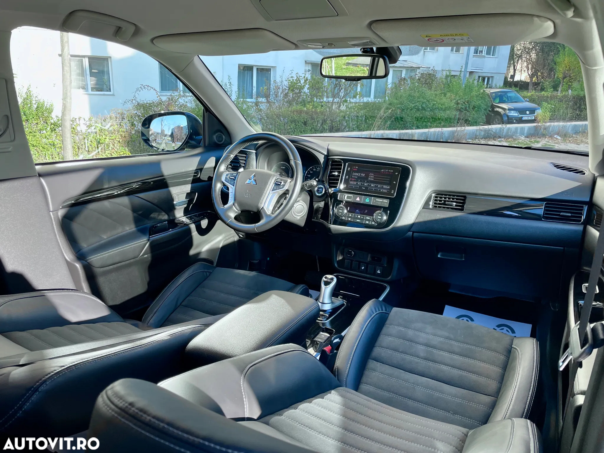 Mitsubishi Outlander - 15