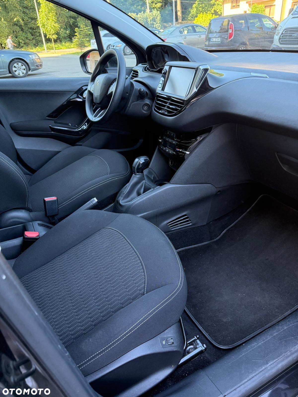 Peugeot 208 1.2 PureTech Allure - 23
