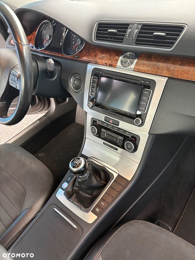 Volkswagen Passat 1.8 TSI Highline - 13