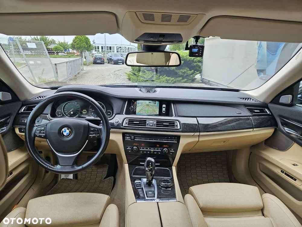 BMW Seria 7 750d xDrive - 11