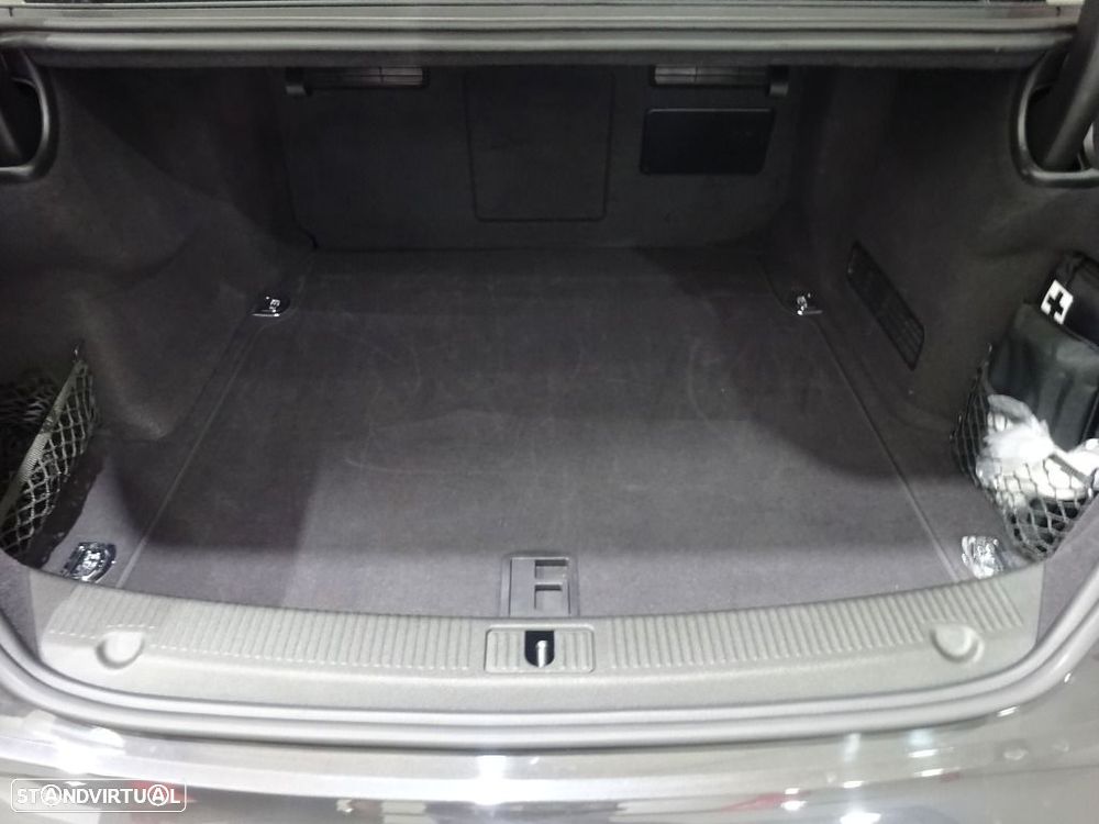 Audi A8 3.0 TDI V6 quattro Clean Diesel - 29