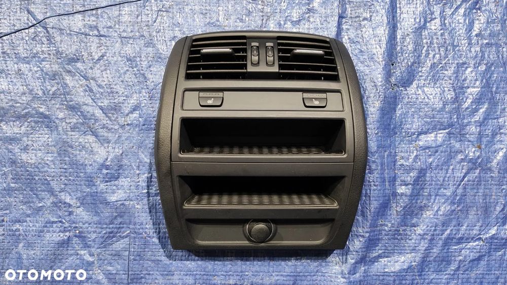 KRATKA NAWIEWU PÓŁKA SCHOWEK TYŁ OSŁONA TUNELU ŚRODKOWEGO PANEL PRZEŁĄCZNIK PODGRZEWANIA GRZANIA KANAPY BMW 5 F10 F11 - 1