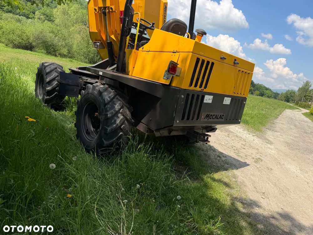 Terex Mecalac TA6s Wozidło wózek z Obrotową Kolebą. 6 ton ładowność. 4x4. Silnik Perkins. 4 cylindry. 808 mtg. 2022 rok. Kamera z wielkim Ekranem! Jazda Rewers 3prędkości. Maszyna jak Nowa z Norweskiego Gospodarstwa! Ani deka luzów i wycieków! Hydrostatic. Pełny Oryginał. Hamulce brzytwa. Serwisy w DEKRA. Maszyna Woziła lekkie ładunki. Praktycznie zerowe zużycie. Wielka Okazja. Wszystko w pełnym Oryginale. Opony Oryginał wszystkie jak Nowe. Komendy Głosowe w maszynie! - 4