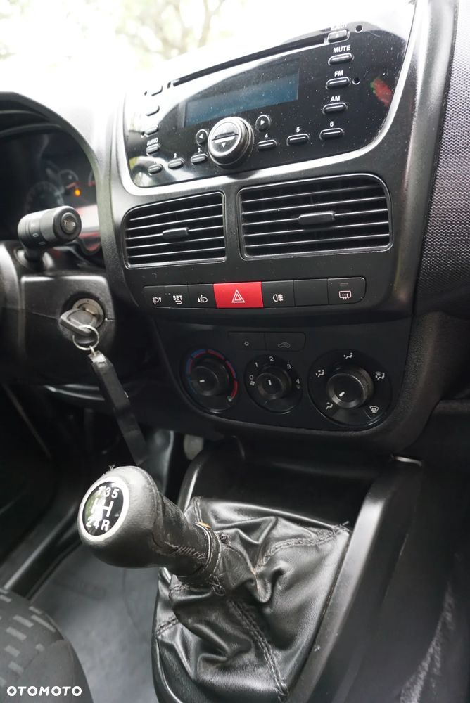 Opel COMBO - 14