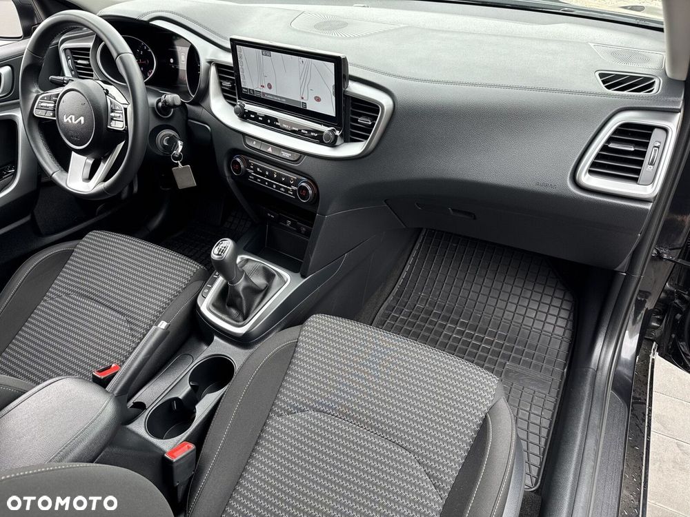 Kia Ceed 1.5 T-GDI M - 21