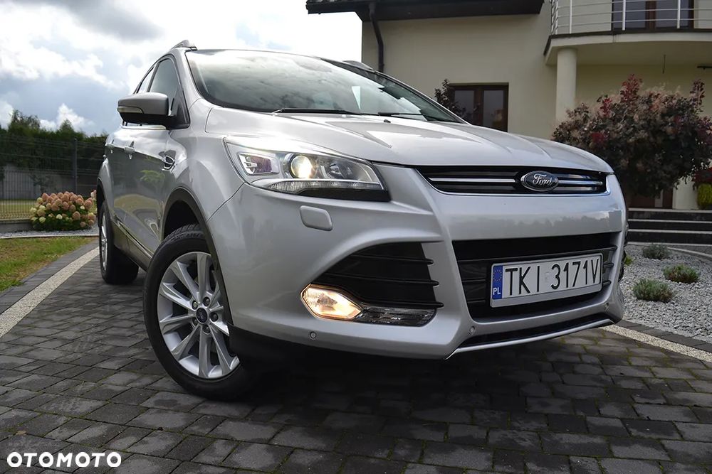 Ford Kuga 2.0 TDCi 2x4 Titanium - 2