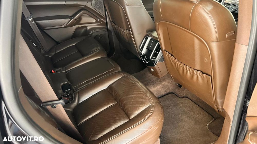 Porsche Cayenne - 15