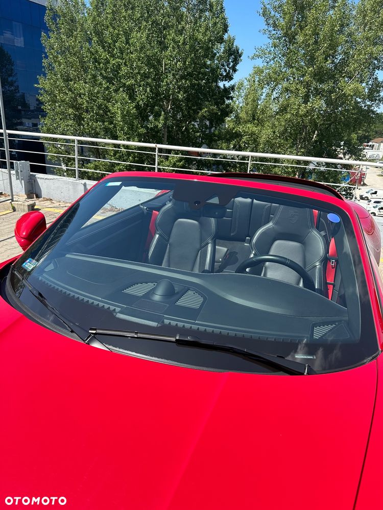 Porsche 911 Carrera 4S - 38