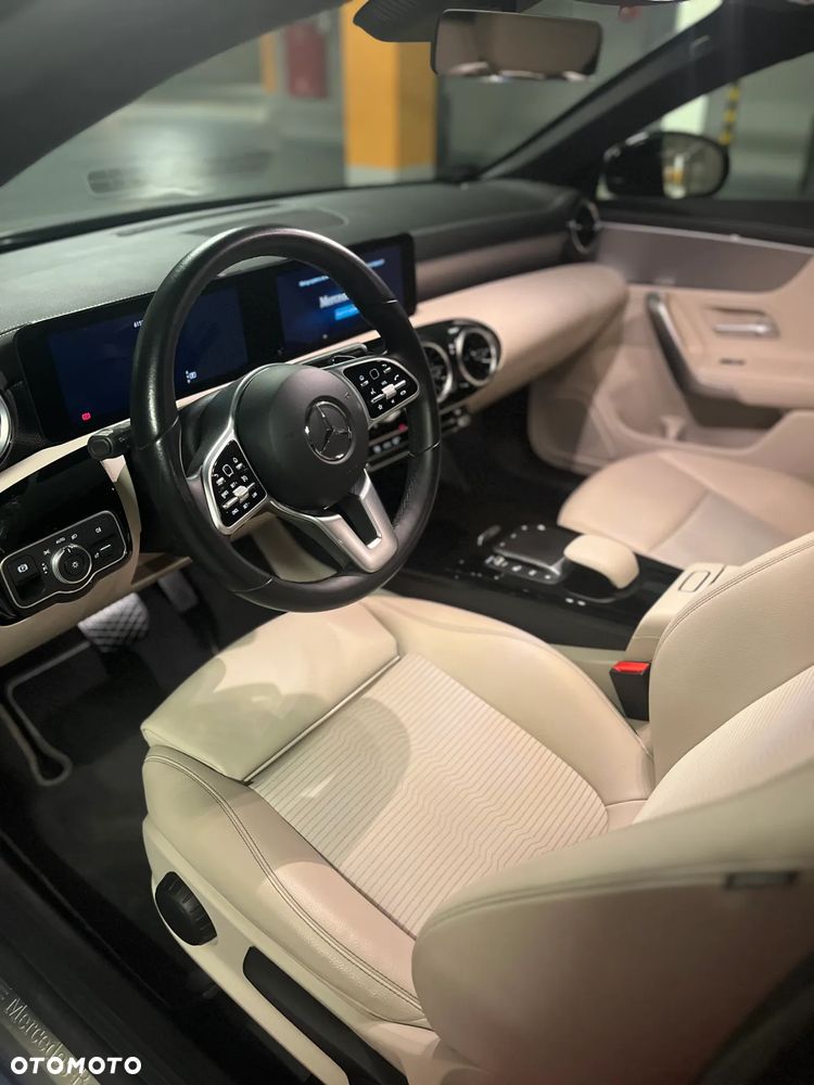 Mercedes-Benz CLA 180 7G-DCT - 7