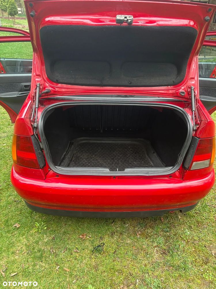 Volkswagen Polo - 16