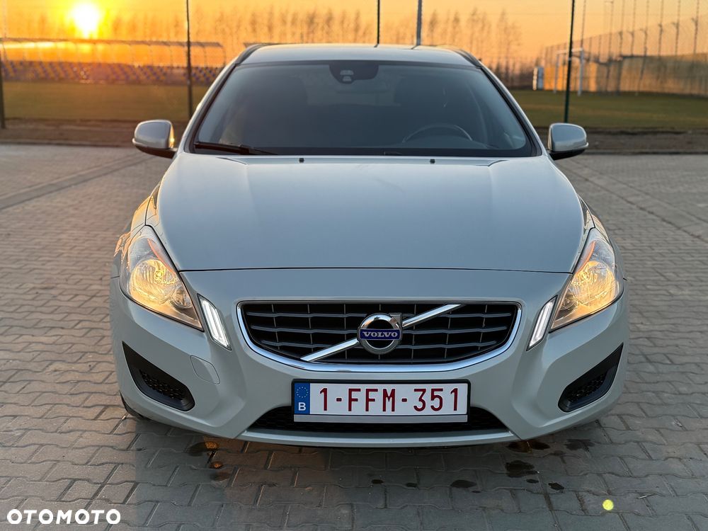 Volvo V60 D3 Summum - 12
