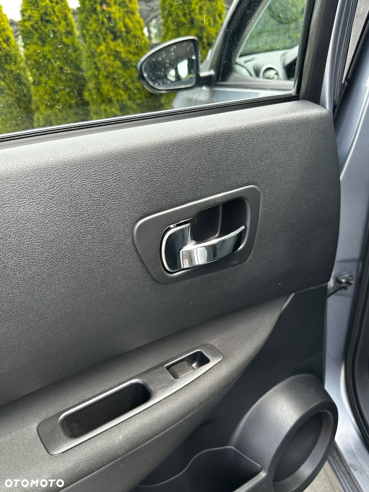 Nissan Qashqai 1.6 visia - 32
