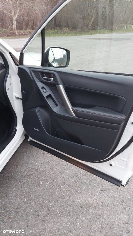 Subaru Forester 2.0 XT Platinum Lineartronic - 29