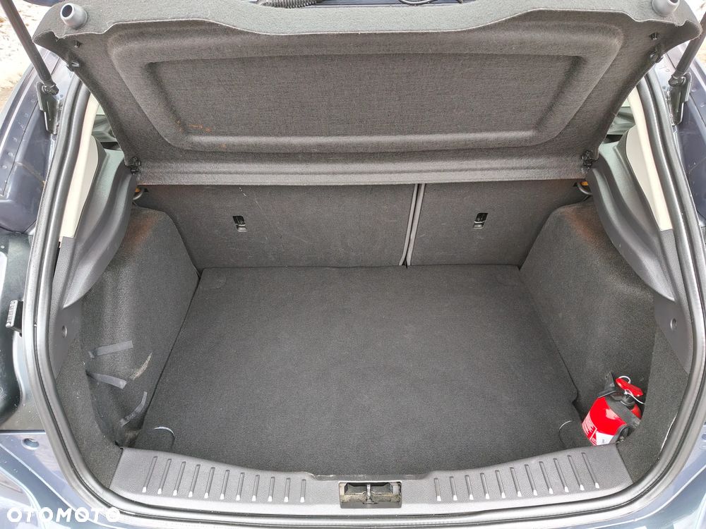 Ford Focus 1.6 Ambiente - 33