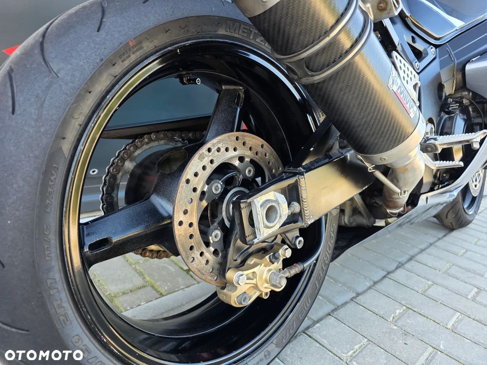 Suzuki GSX-R - 21