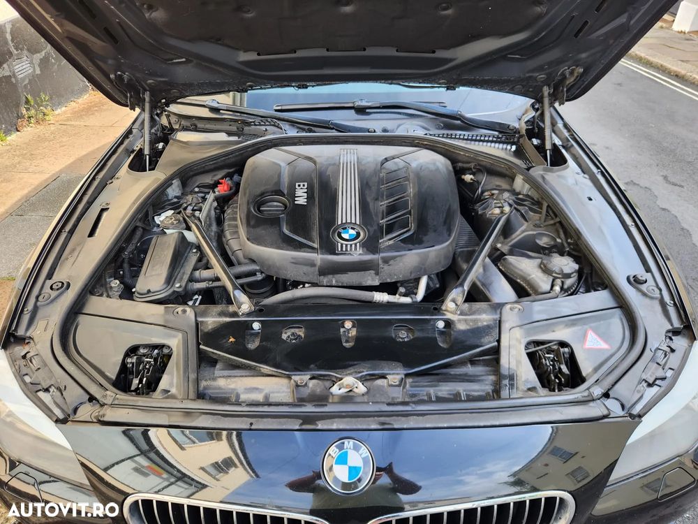BMW Seria 5 520d Touring - 9