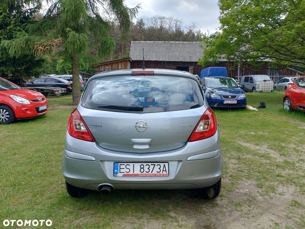 Opel Corsa 1.2 16V Edition / Active - 12