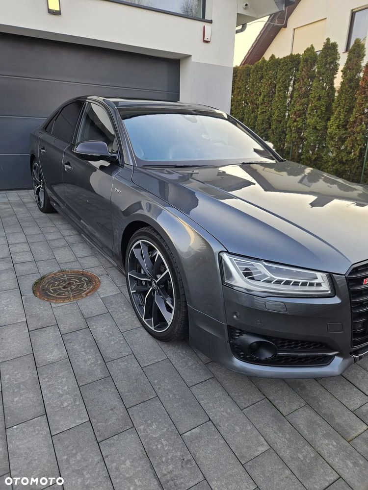 Audi S8 - 4