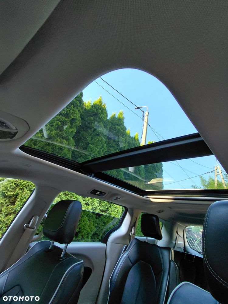 Chrysler Pacifica - 31