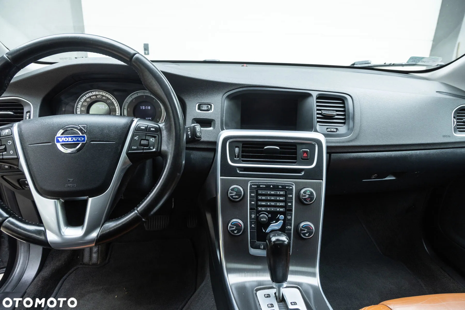 Volvo V60 D5 AWD Geartronic Summum - 8