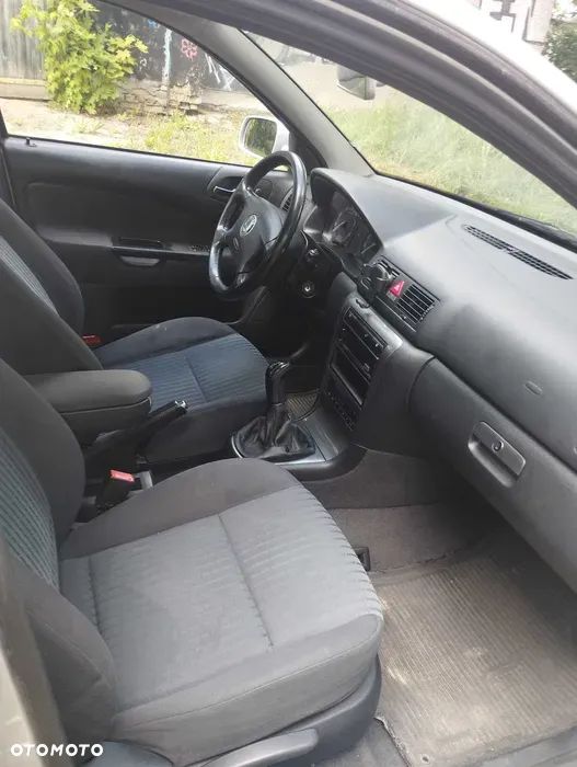 Skoda Octavia 1.6 Tour - 7