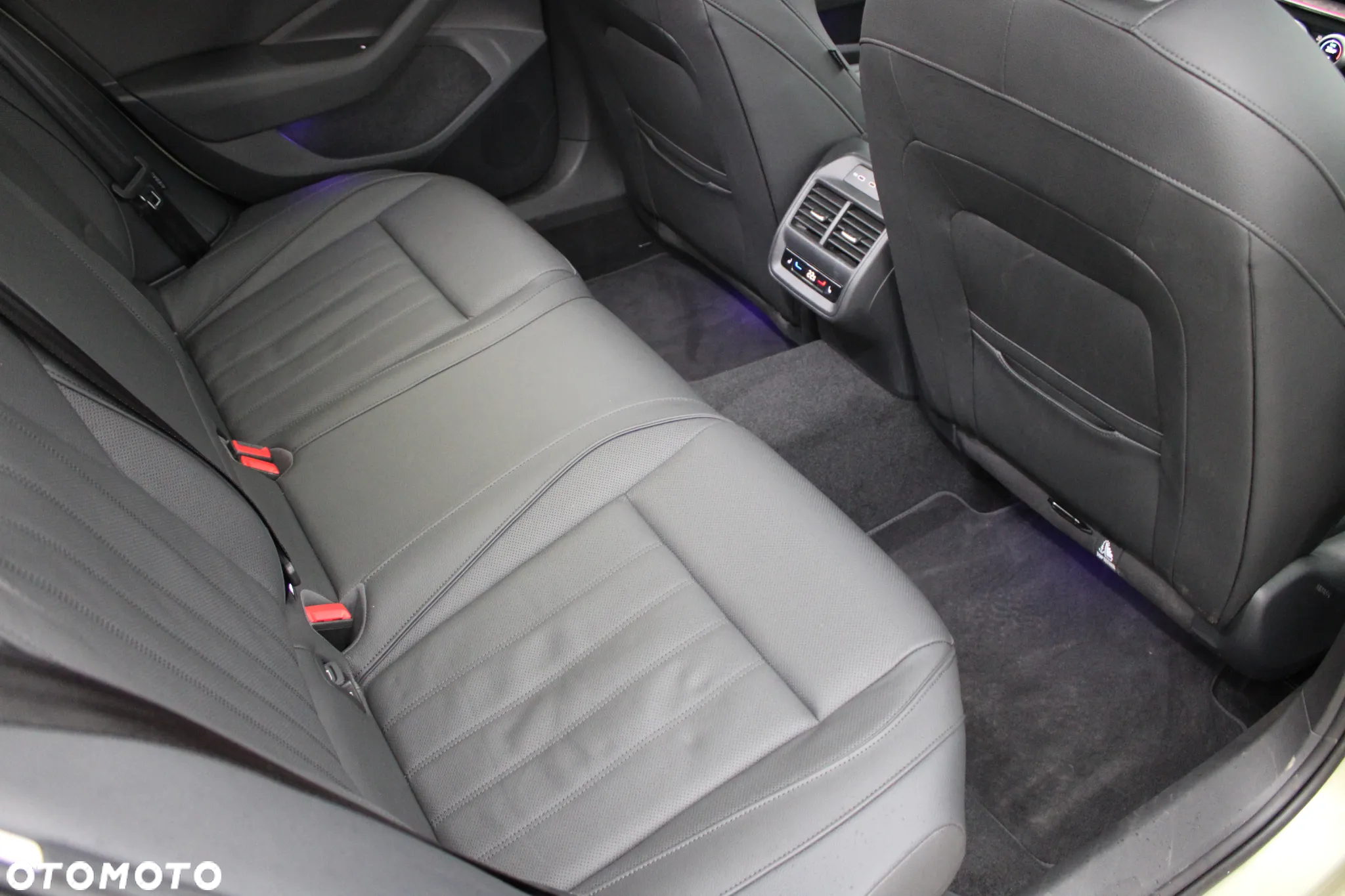 Skoda Superb 2.0 TDI SCR L&K DSG - 15