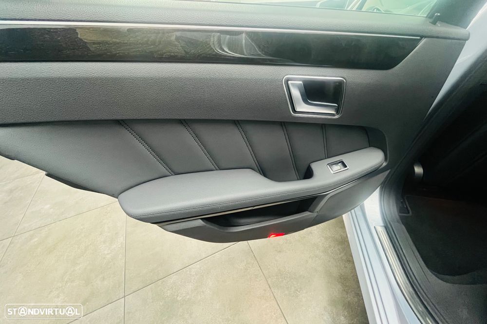 Mercedes-Benz E 300 Bluetec Hybrid Avantgarde - 42