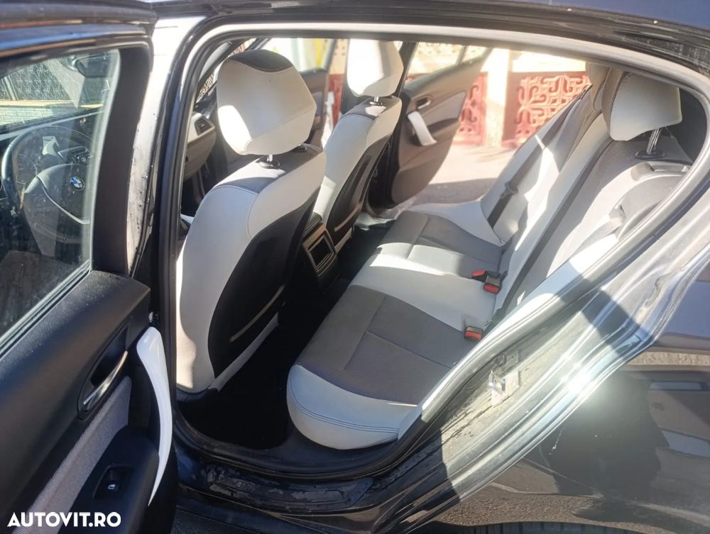 BMW Seria 1 118i - 15