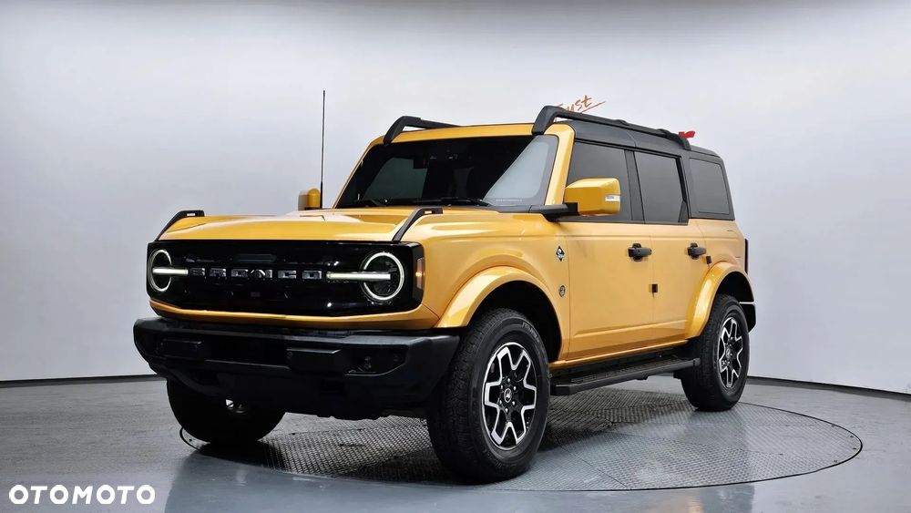 Ford Bronco - 2