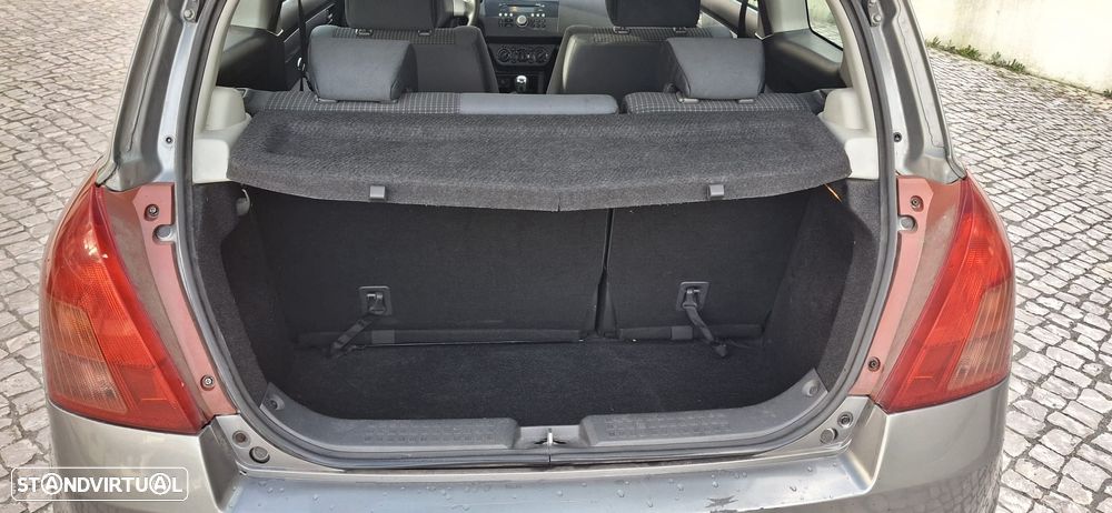 Suzuki Swift 1.3 DDiS GLX - 12