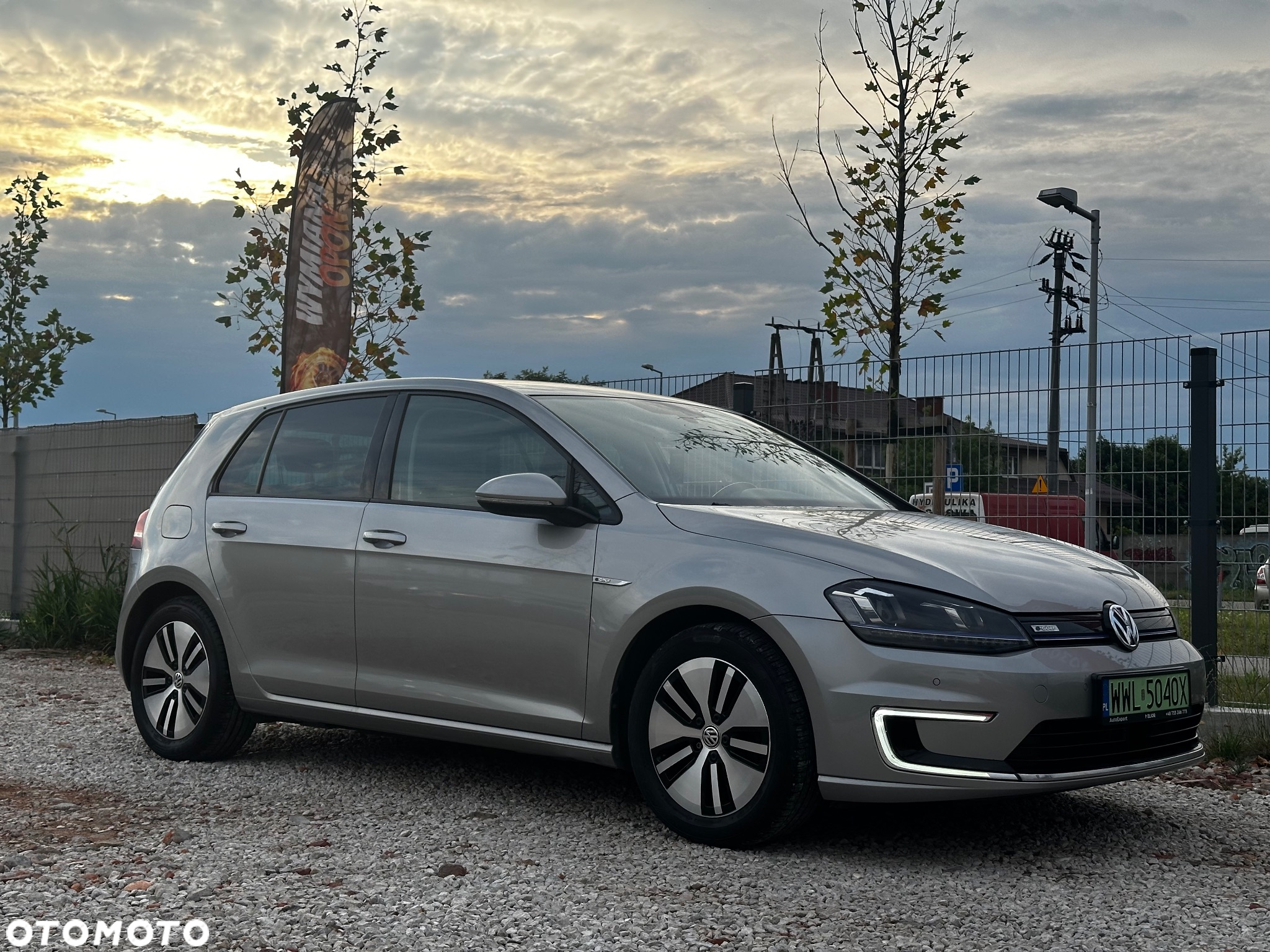 Volkswagen Golf - 10