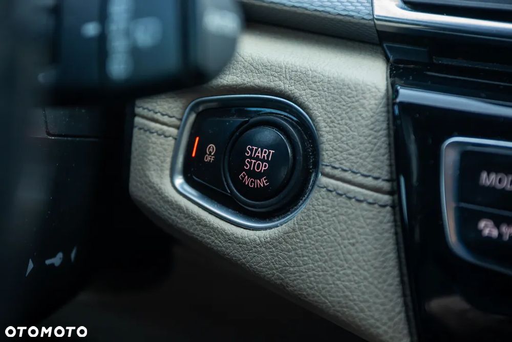 BMW Seria 2 218d M Sport - 28