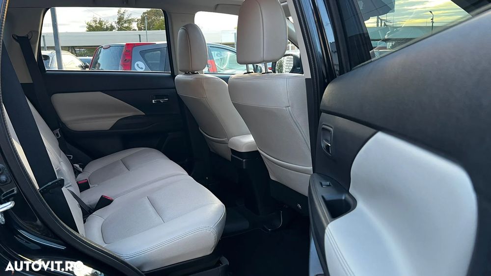 Mitsubishi Outlander - 28