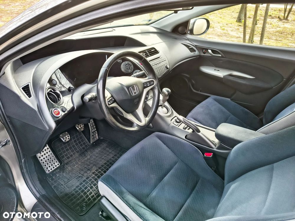 Honda Civic 1.8 Sport - 11