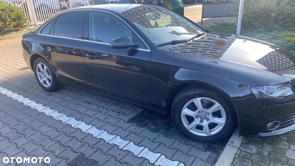 Audi A4 Limousine - 4